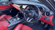 Alfa Romeo Giulia 2.0 TB 280 Veloce [Performance brake] 4dr Auto Petrol Saloon